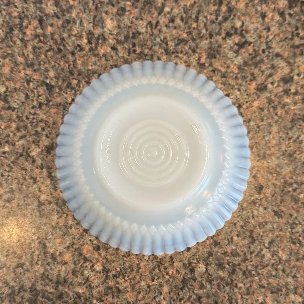 Set of 4 Cereal Bowls MacBeth-Evans Petalware Monax White Opalescent Hand wash! - Picture 5 of 7